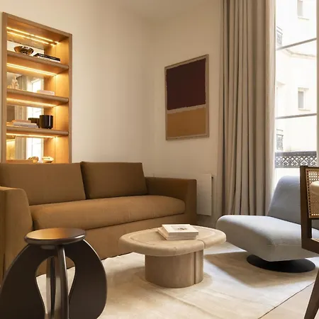 Urbanflat 110 - Luxe Madeleine Apartment Paris